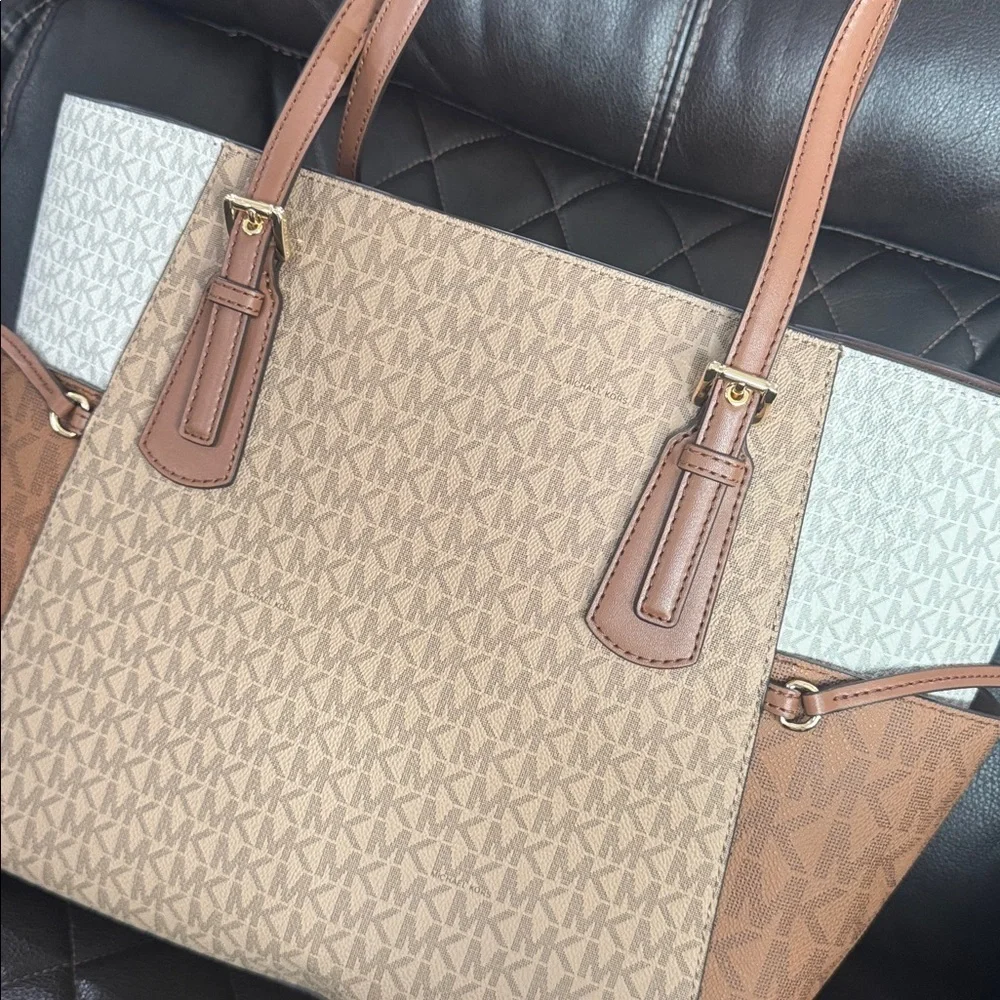 Michael Kors womens Marilyn Medium Top Zip Tote